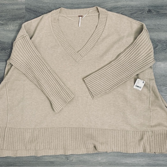 Brand new free people sweater XL - Picture 15 of 17